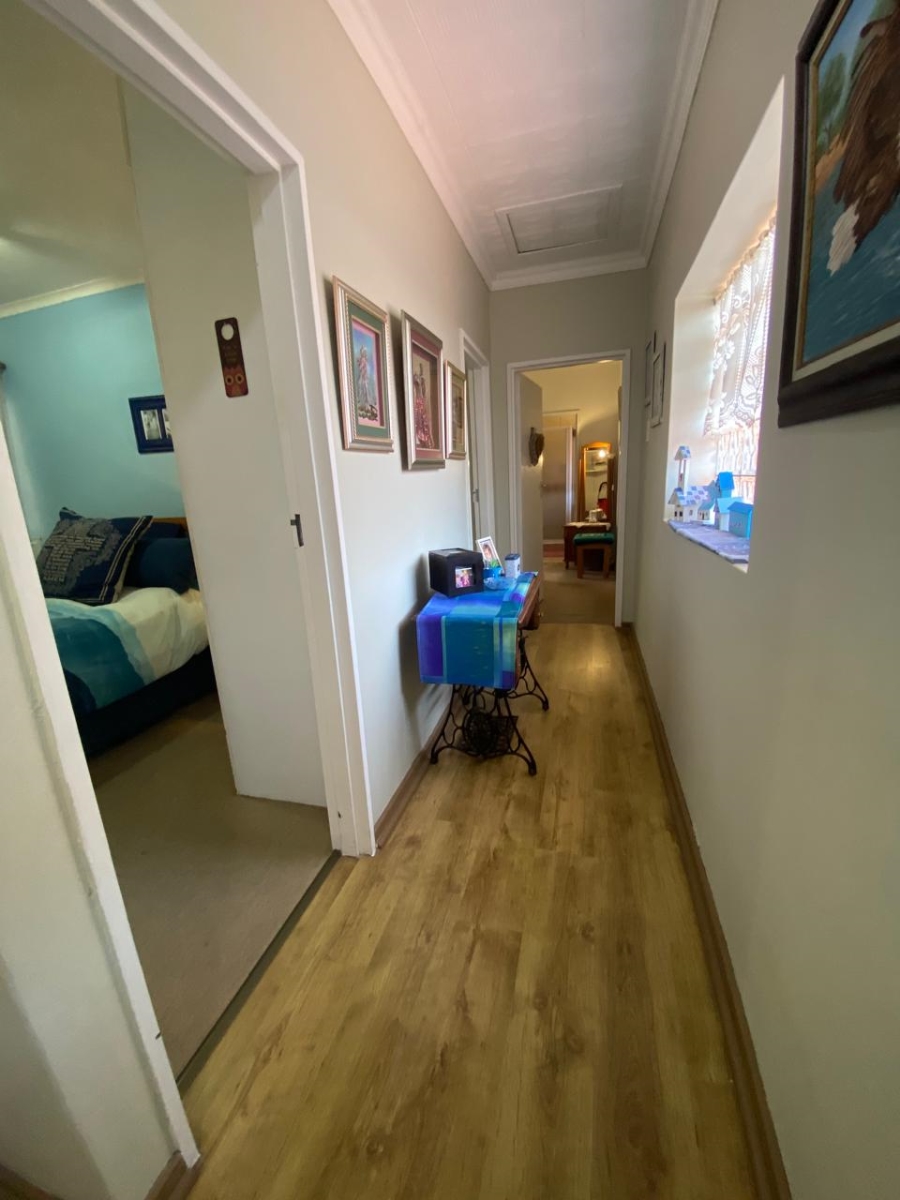 3 Bedroom Property for Sale in Deoville Park Western Cape